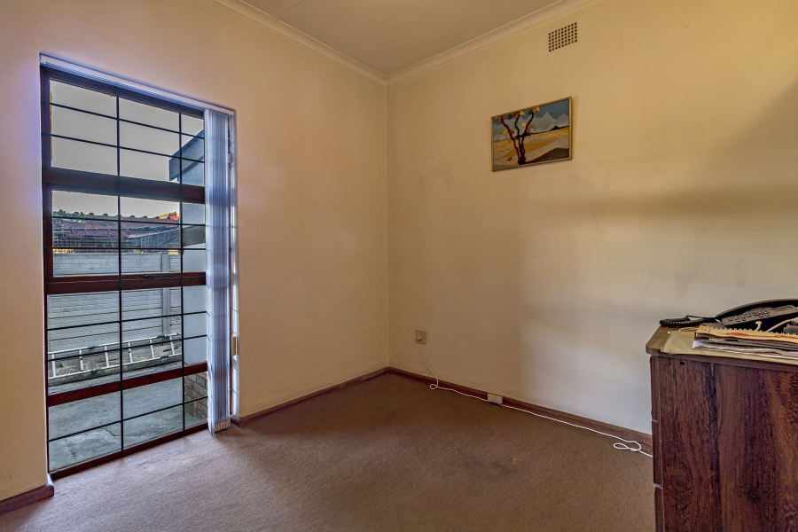 5 Bedroom Property for Sale in Lochnerhof Western Cape